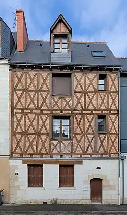 Maison à pans de bois au 7 rue Auber.