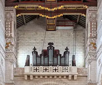 Partie haute de l'arrière de la nef.