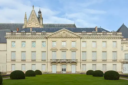 Le Palais des Archevêques, actuel musée des Beaux-Arts.
