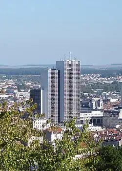 Tour Thiers, située au no&nbsp;4-6 rue Piroux.