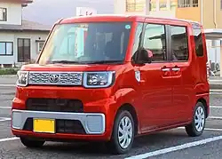 Toyota Pixis Mega L SA de 2015 à 2016 (LA700A)