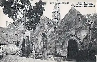 Trélévern : l'église Saint-Léonor-et-Sainte-Anne au début du XXe&nbsp;siècle (carte postale).