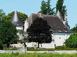 Le château de Lauterie.