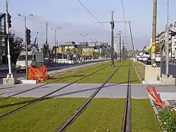 L'infrastructure du tramway T2 en cours de finition à Colombes le 28 octobre 2010.