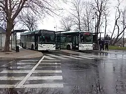 Heuliez GX 127  no&nbsp;522 & Irisbus-Iveco Citelis 12 no&nbsp;495 en gare routière d'Yerres.