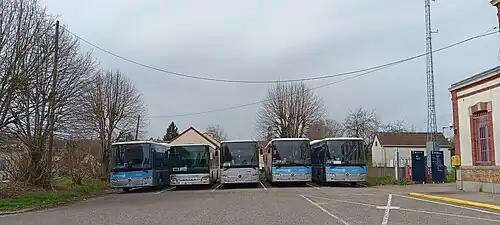 Véhicules de Transdev Sud Yvelines du réseau Centre et Sud Yvelines au dépôt de Maule.