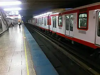 Une rame a la station.