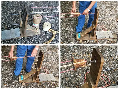 Tressage artisanal d'une corde lors la fête de la moisson à Bonne-Espérance.