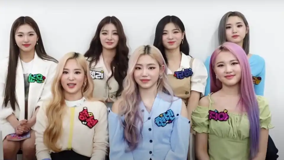 Tri.be in October 2021Top: L-R: Soeun, Kelly, Jinha (former), Mire, Bottom: L-R: Songsun, Hyunbin, Jia