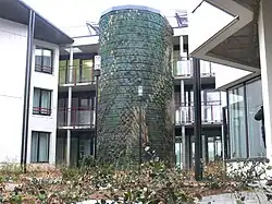 Mur végétalisé de l'EHPAD de Trith-Saint-Léger, en cours de réalisation (Maitre d'œuvre : Jean-Luc Collet).