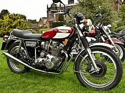 Trident T160 avec moteur incliné comme sur la BSA Rocket 3 (1975).