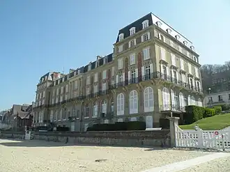Hôtel des Roches Noires, Trouville-sur-Mer, Marcel Proust, et Marguerite Duras.