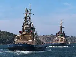 Les remorqueurs Svitzer Hymer et Boss pour le port pétrolier de Brofjorden, dans le fjord de même nom, en Suède