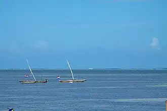 Trimarans dans le lagon de Nyali.