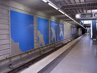 Vue des quais de la station Flughafen