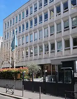 IIPE aux nos&nbsp;13-15.