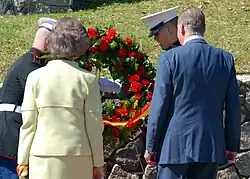 Juan Carlos d’Espagne et la reine Sophie déposant des fleurs en l’honneur de Bernardo de Gálvez à Fort George en 2009.