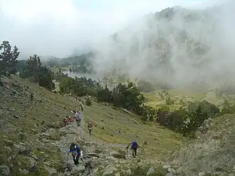 Passage à côté du lac Achard plus bas.