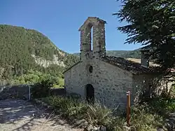 Chapelle romane à Ubraye.