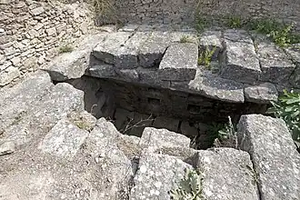 Entrée du caveau de la maison de Yabninou (ou Palais sud).