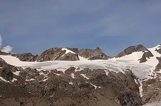 Vue de l'Althausschneideturm (légèrement à droite du centre) depuis le sud-est.