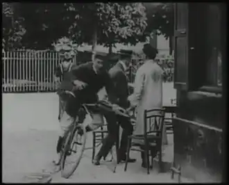 Description de l'image Une dame vraiment bien.png.