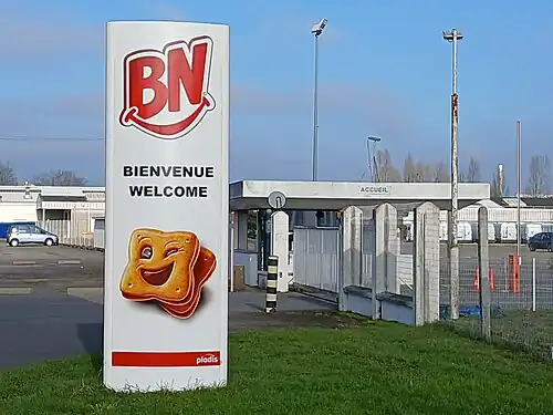 Totem à l'entrée de l'usine BN de Vertou.