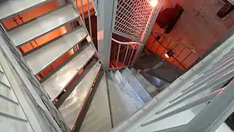 Escalier principal de l'usine.