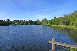 Le plan d'eau, rive ouest