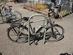Un vélo à assistance électrique.