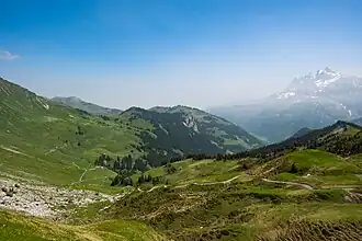 Vue de la vallée depuis le col de Cou.
