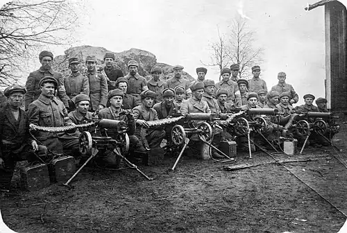 Compagnie de la garde blanche à Leinola le 19 avril 1918 après la prise de Tampere.