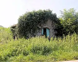 Vestiges de la chapelle, rue de Monthureux.