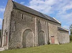Photographie en couleurs d'une ancienne chapelle.