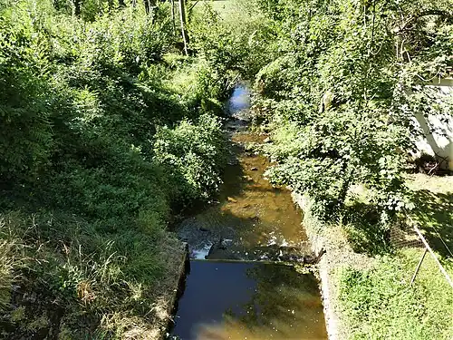 La Valouse marque la limite entre La Coquille et Saint-Priest-les-Fougères au pont de la RD 79.