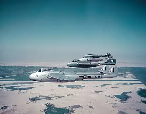 Vampire FB9s 213 Sqn RAF au dessus de l'Égypte en 1952.