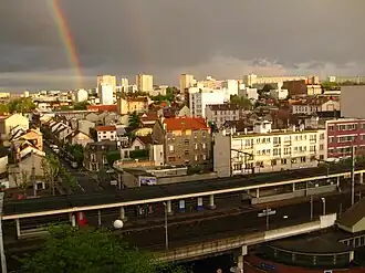 Photo des quais de la gare vus en surplomb