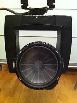 Projecteur automatique vari-lite vl5I système unique de changement de couleur dichro*tune.