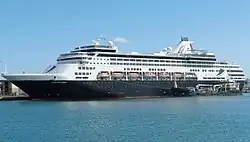 Photographie en couleurs du navire de croisière Vasco da Gama à Las Palmas en octobre 2019.