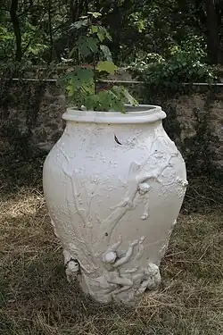 Jules Dalou, vase L'Âge d'or (1888).