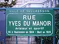 Plaque de la rue Yves-du-Manoir à Vaucresson (Hauts-de-Seine).