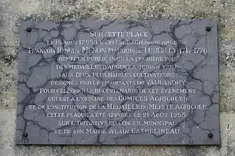 Plaque en souvenir des médailles d'argent à « ruban vert » remises aux deux plus habiles cultivateurs de 1755.