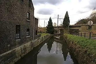 La rivière et le moulin d'Hauster.