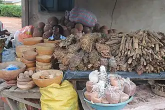 Remèdes traditionnels en vente à Aboisso (Côte d'Ivoire)