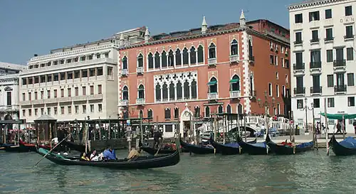 ponte del Vin sur le Riva degli Schiavoni, reconstruit à l'image du ponte de la Paglia (2e&nbsp;moitié du XVIIIe&nbsp;siècle)