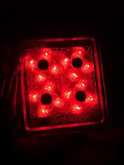 Ajout de 4 ventilateurs Cooler Master de 120mm rouges sur la porte d'un HAF 932