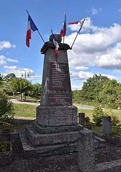Le monument aux morts.