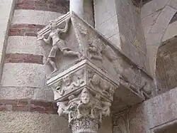 Chapiteau du portail latéral.