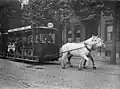 Tramway à chevaux sur la ligne d'Utrecht à Zeist, près de la gare centrale d'Utrecht, 1908.