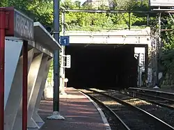 Le tunnel du palais à l'extrémité de la halte.